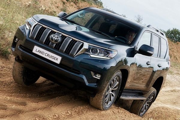 2020 Toyota Land Cruiser Prado Hardcore offroading