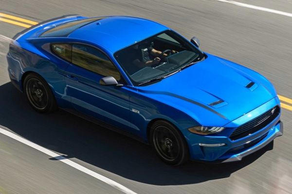 A top down picture of the 2020 Mustang 2.3 L Ecoboost with HPP