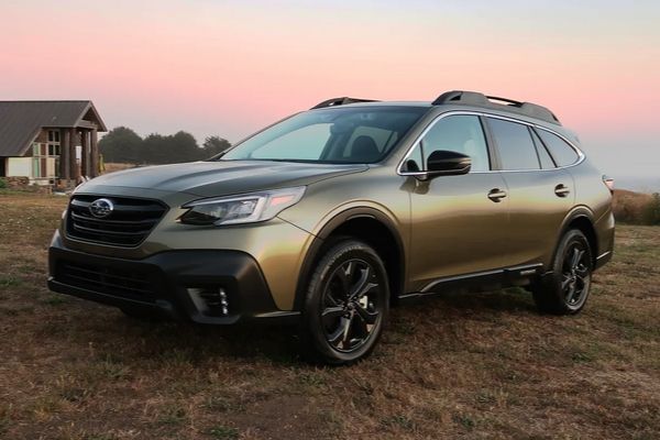 A picture of a 2020 Subaru Outback parked 