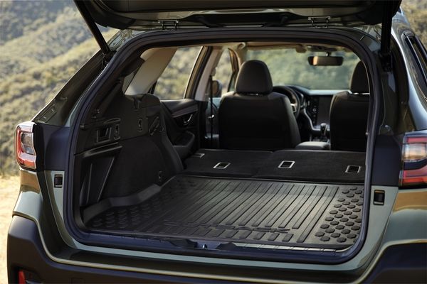A picture of the 2020 Subaru Outback with the trunk door open