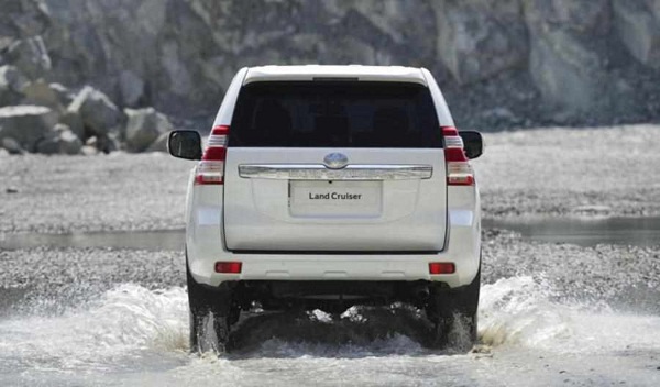 2020 Toyota Prado rear view