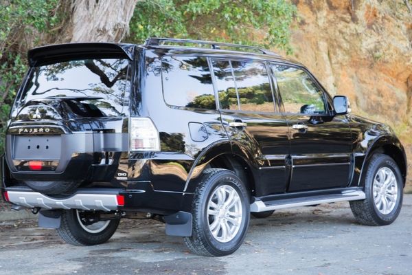 Mitsubishi Pajero rearview