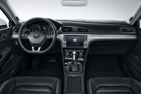 2020 VW Lamando Interior