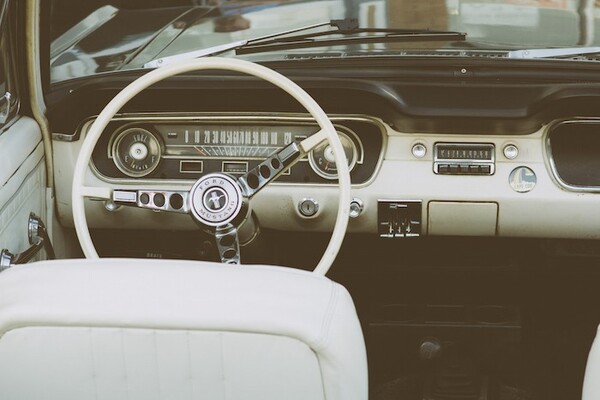 What you need to know before replacing your classic car radio