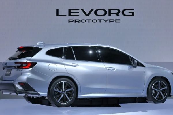It looks like the love child between a three-way of the old Levorg, the XV, and the Impreza. Looks great though Subaru Levorg Prototype 2020 rear view