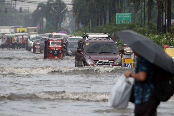 A picture of a flooded street on Metro manila