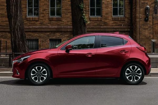 A picture of the side of the Mazda 2