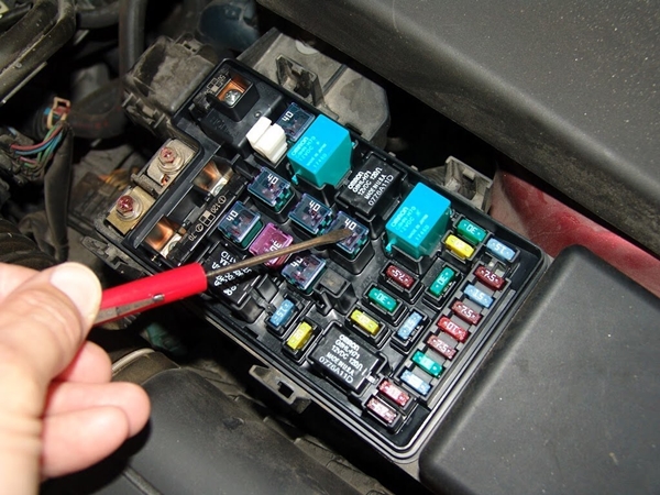 Car maintenance: Things you should know when the fuse keep blowing