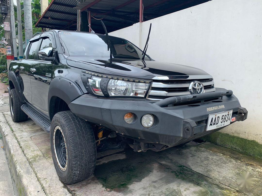 Toyota hilux black onyx