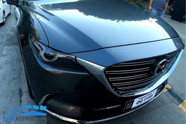 A picture of the 2020 Mazda CX-9 front end emphasizing the grille