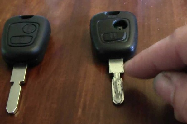 Reasons why your key gets stuck and how to solve this problem