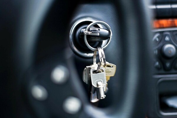 Reasons why your key gets stuck and how to solve this problem