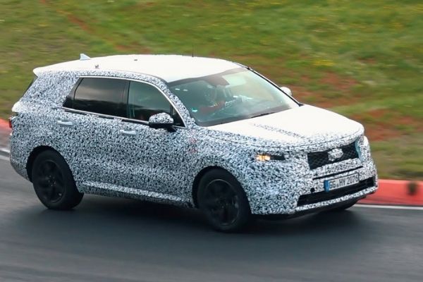 Kia to debut new Sorento, another small crossover next month