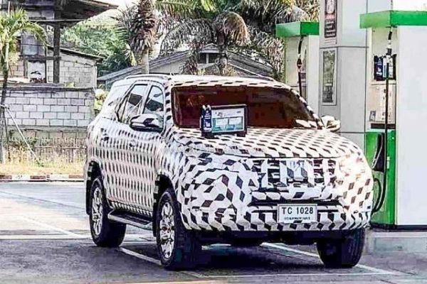 2022 toyota fortuner spy shots