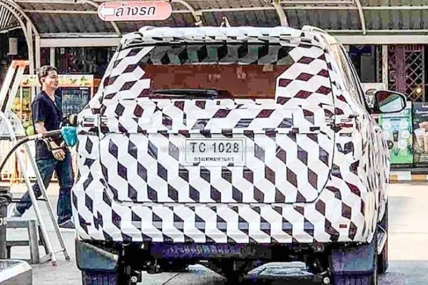 2022 toyota fortuner spy shots