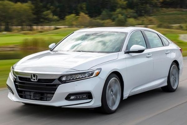 honda-accord-front-on-the-road