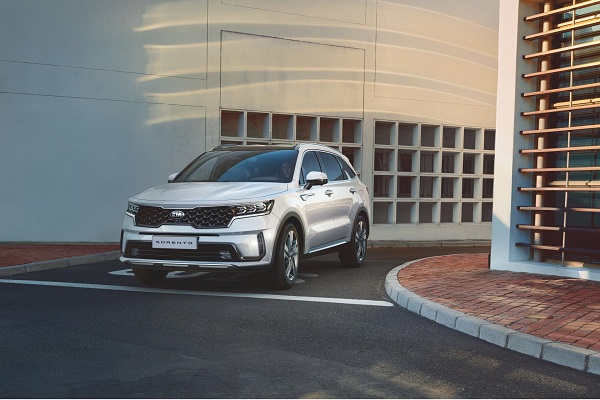 2020 Kia Sorento on the road