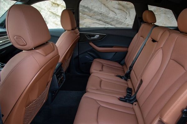 2020 Audi Q7 interior
