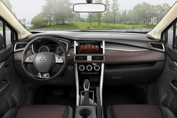 A picture of the Xpander Cross' dashboard