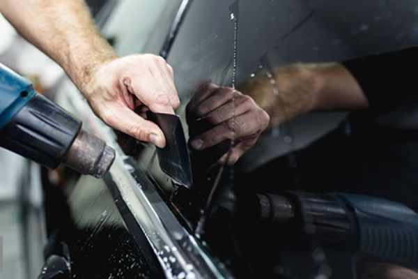 How to safely remove your car's window tint