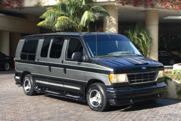 A 1993 Ford Ecoline E150 van