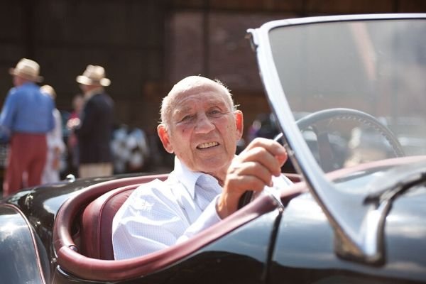 Sir Stirling Moss, the Charles Barkley of motorsports, dies at age 90