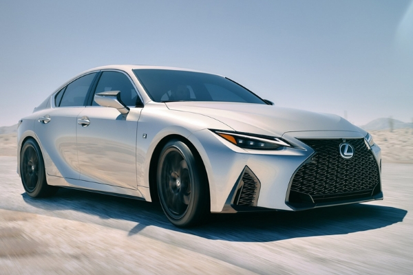 2021 Lexus IS debuts new stylish design but without power bump