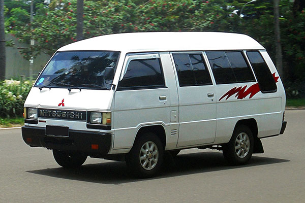 Mitsubishi L300 Versa Van: The family 