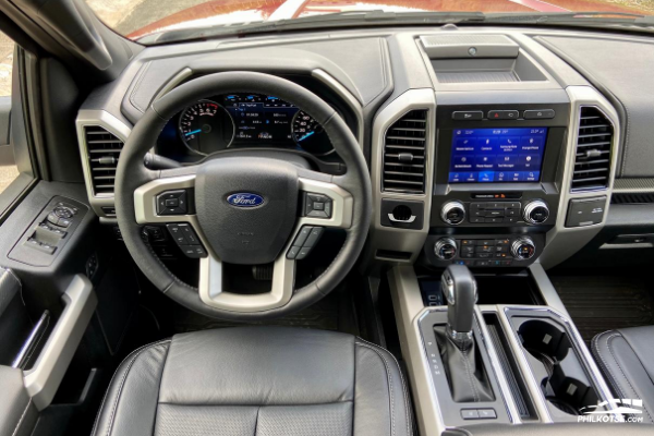 2020 Ford F-150 4x2 Lariat interior