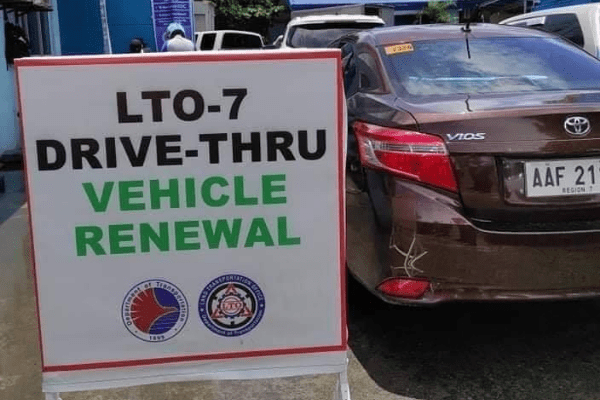 A drive-thru vehicle renewal in Central Visayas