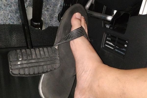 Why You Really Should Never Drive While Wearing Flip-Flops