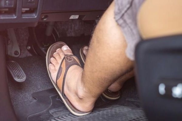 Can you drive while wearing flip flops?