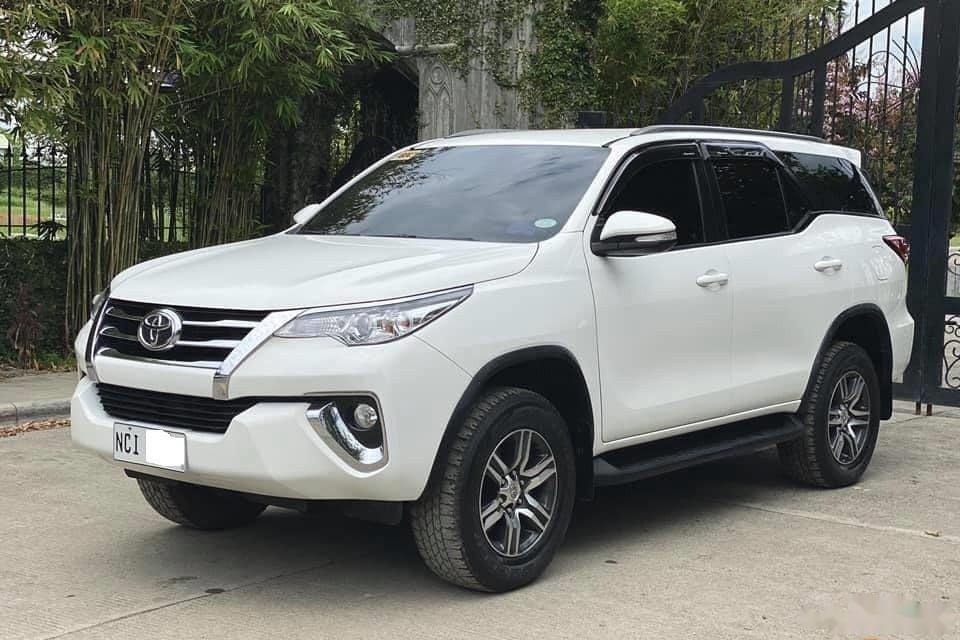 Selling White Toyota Fortuner 2018 in Manila 772210