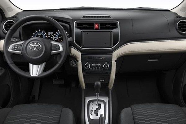 Sib Duel Toyota Rush vs Innova MPV Specs Comparison