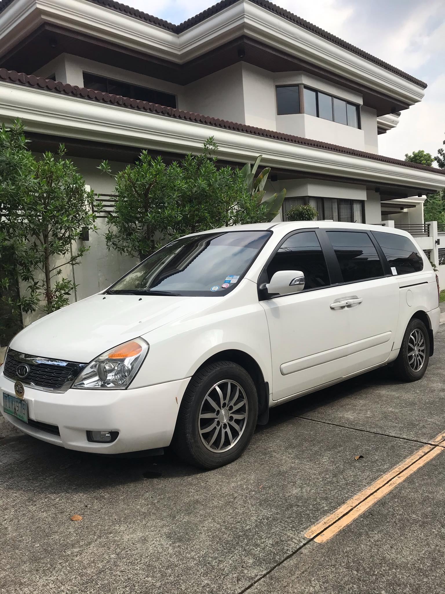 Kia carnival 2012