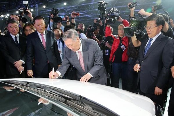 The son rises: Chung Eui-sun is new Hyundai Motor Group chairman