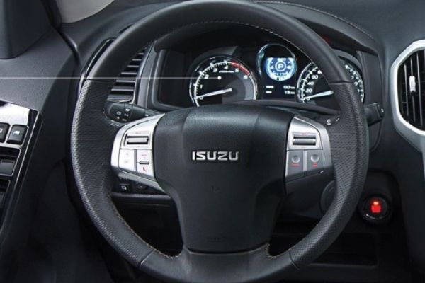 2022 Isuzu mu-X Old vs New: Spot the differences