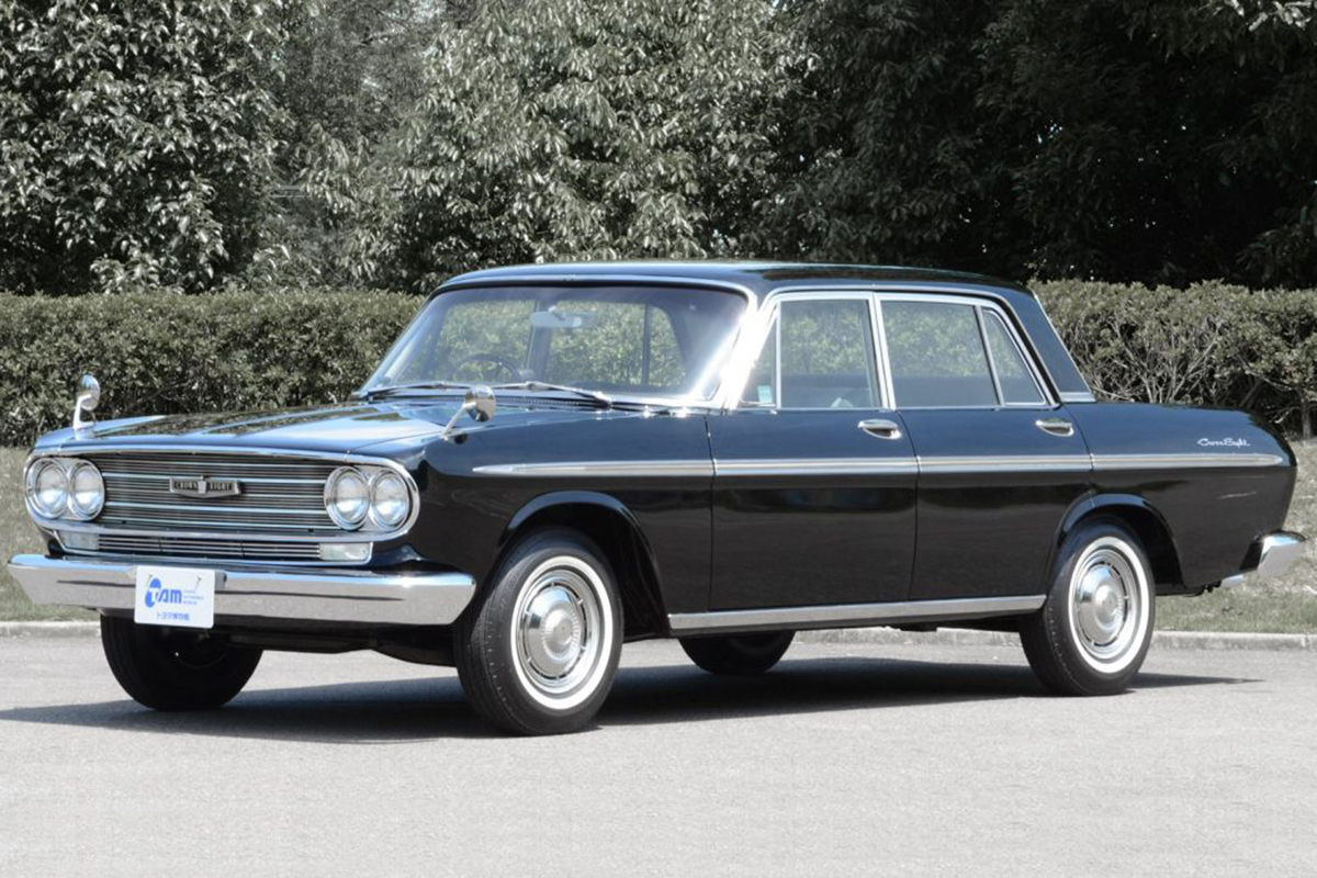 Toyota Crown: The peak of 1990s Japanese luxury