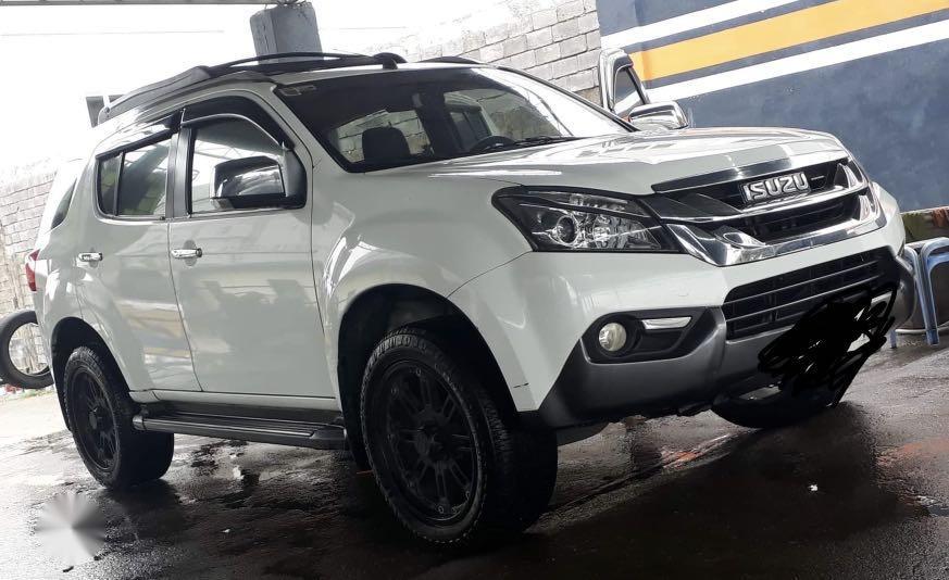 White Isuzu Mu-X 2015 for sale in Naga 778211