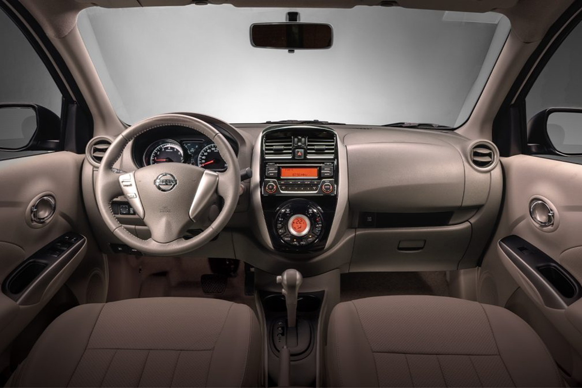 Nissan Almera interior Nissan Almera interior