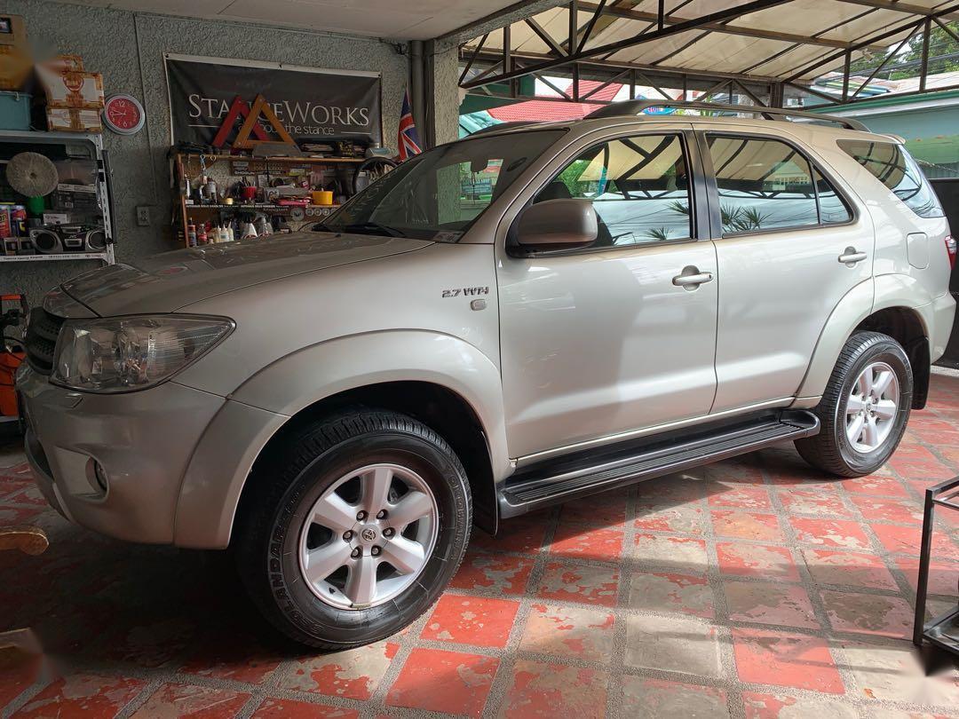 Pearlwhite Toyota Fortuner 2007  for sale in Las Pinas 779720