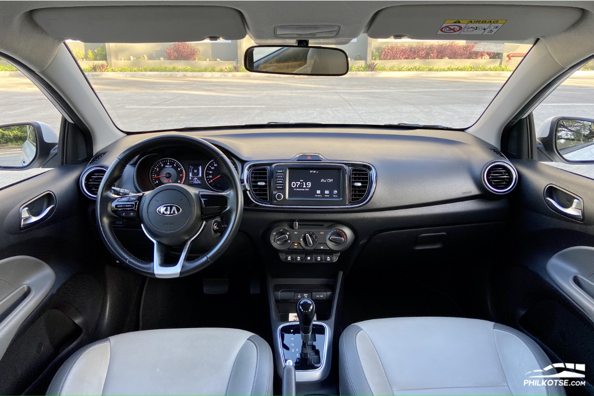 2020 Kia Soluto interior