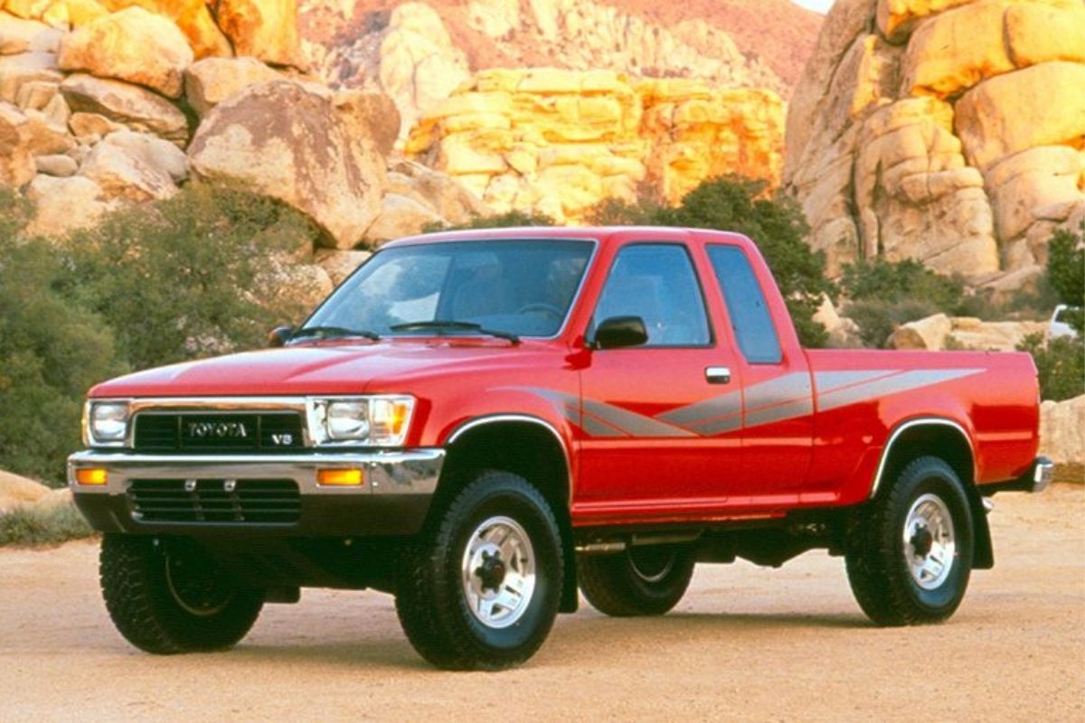 Toyota Hilux 5th-gen: Tough, simple, and practically indestructible