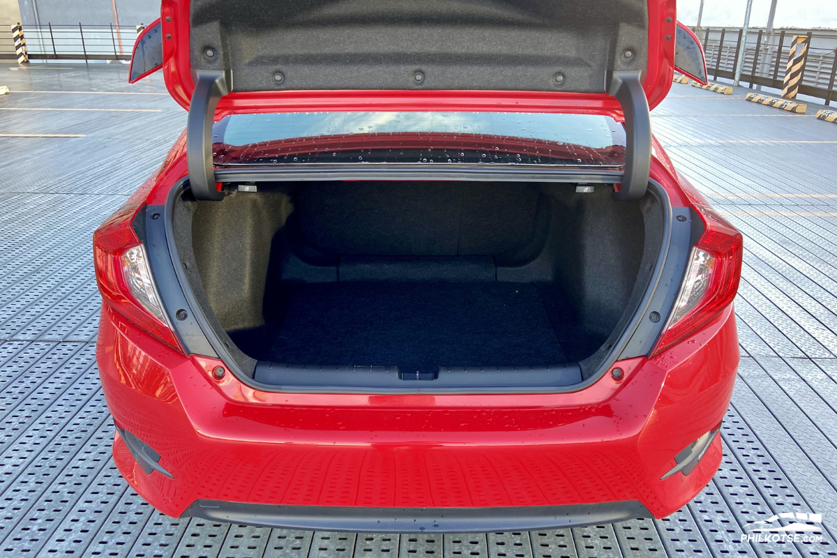 2020 Honda Civic RS Turbo cargo space