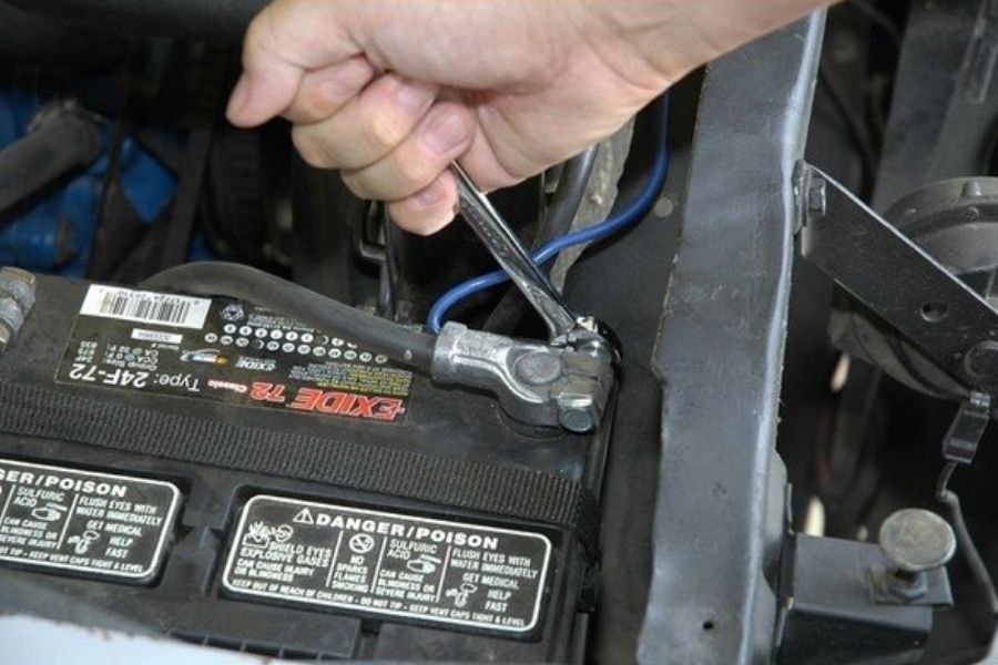 How To Disconnect A Car Battery