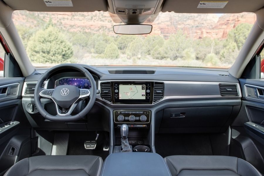 Apple CarPlay can now be viewed via the gauge cluster