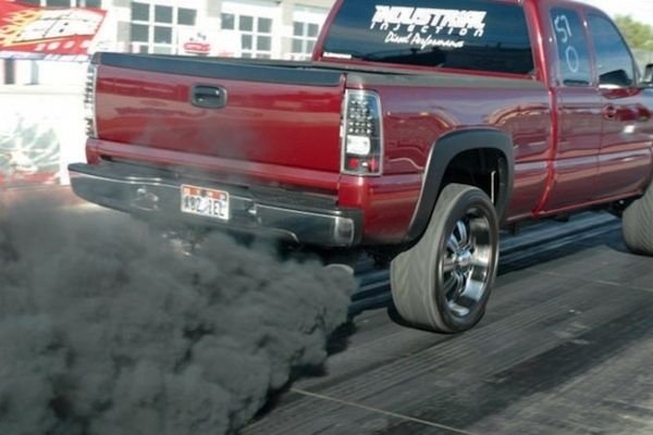White smoke from exhaust on startup 3 Possible causes How to fix