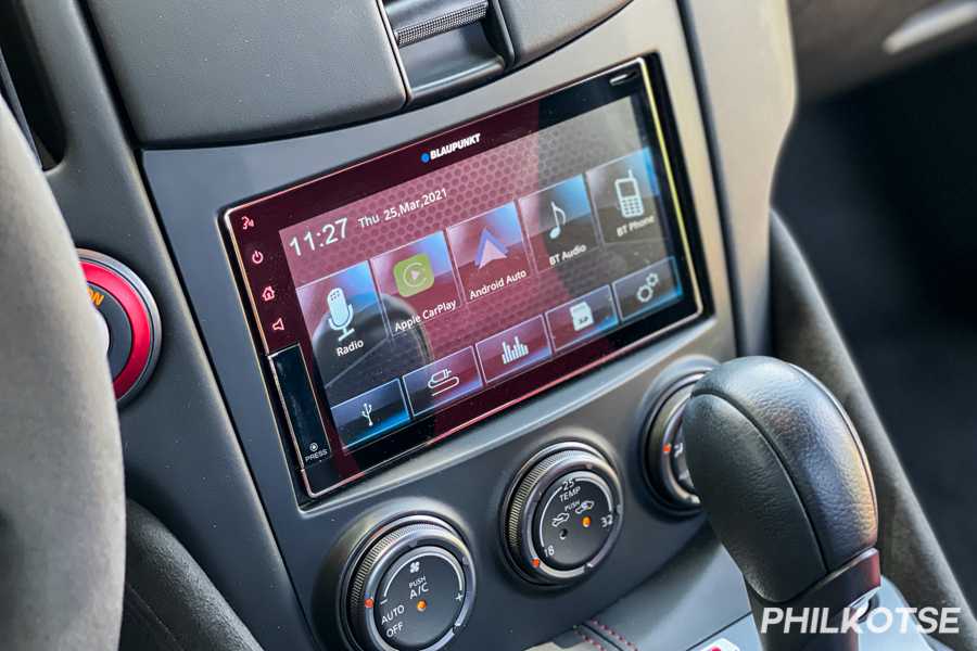 A picture of the 370Z Nismo's touchscreen