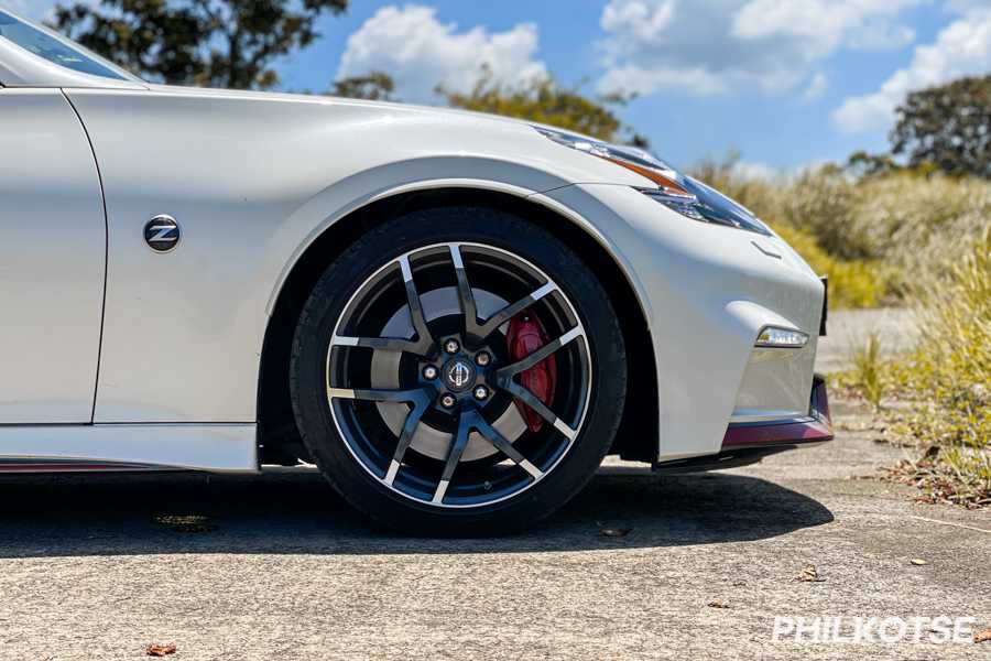 A picture of the Nissan 370Z Nismo's 19-inch wheels