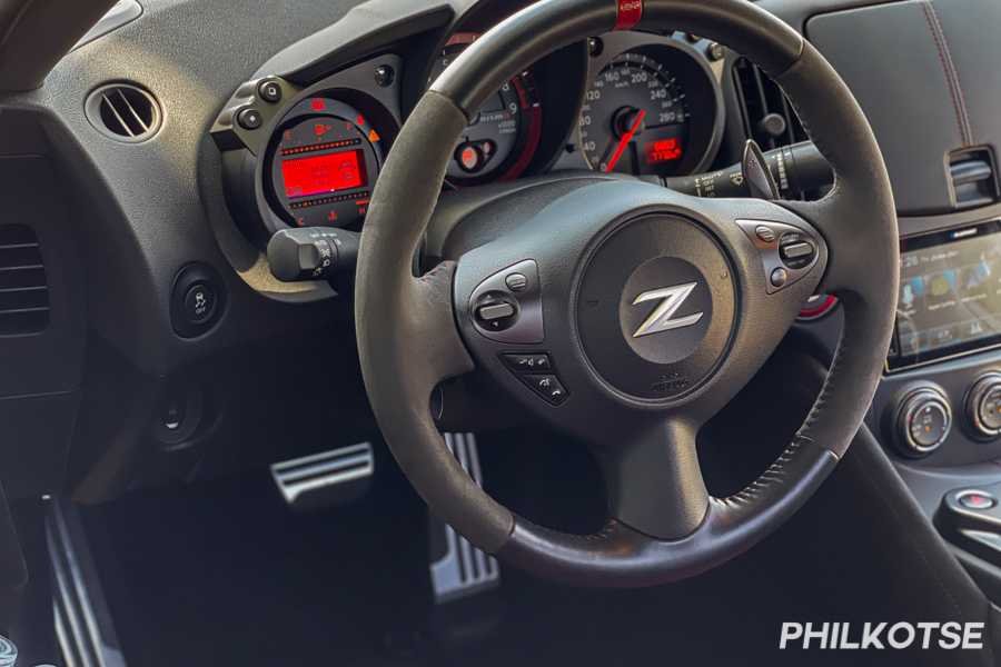 A picture of the 370Z NISMO's interior